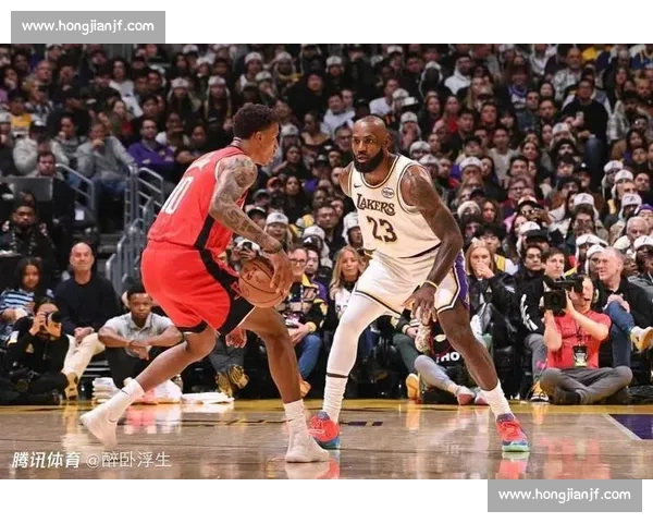 湖人队力克热火夺得总决赛首胜 詹姆斯与戴维斯联手主宰G1大战